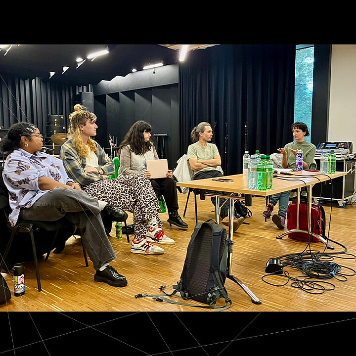 Podcast produit et animé par Sandrina Rakotozafiminahy pour l’AMEF, l’Association des Musiciennes Étudiantes du Flon