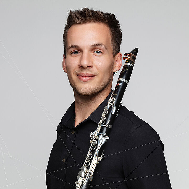 Nuno Baptista, clarinettiste formé dans plusieurs institutions européennes, allie engagement orchestral et exigence soliste