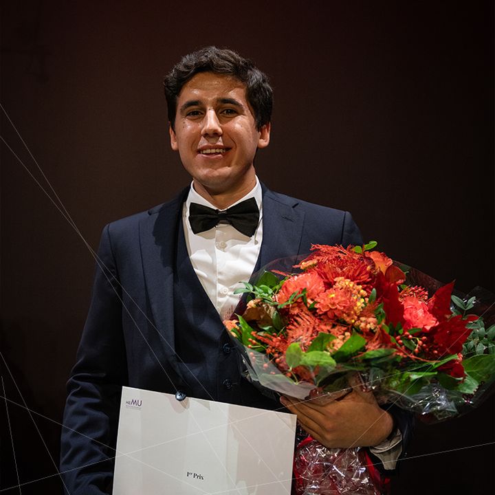 Yurii Strakhov a remporté le premier prix du Concours Kattenburg à l’issue d’une finale de haut niveau qui s’est tenue vendredi 16 octobre au soir à l’Opéra de Lausanne. 