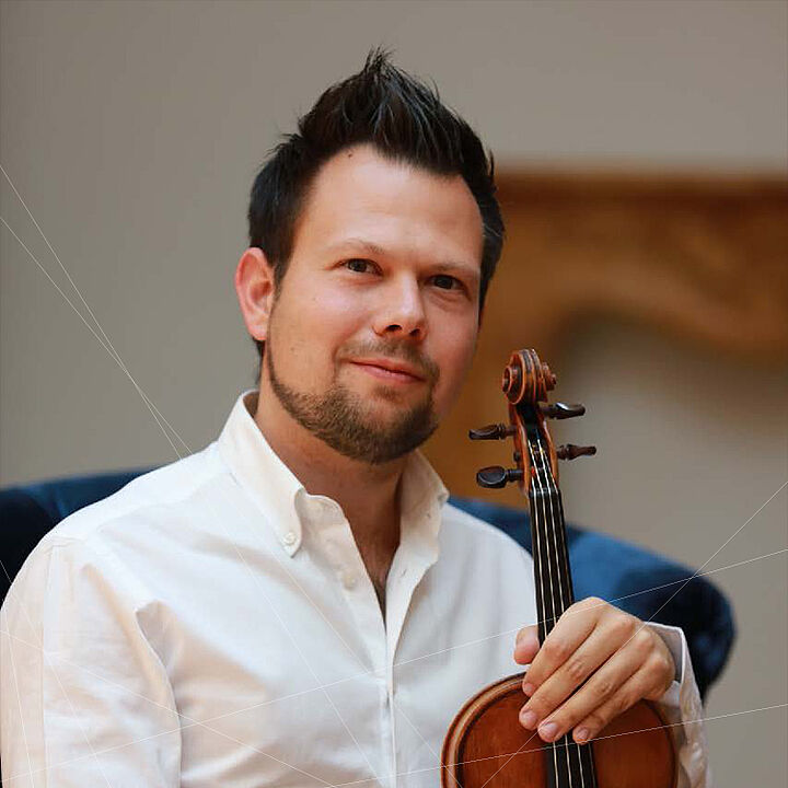 Nous avons le plaisir d’annoncer l’arrivée du violoniste Félix Froschhammer en tant que nouvel enseignant de violon sur le site de l’HEMU – Valais-Wallis à compter de la rentrée de septembre 2025.