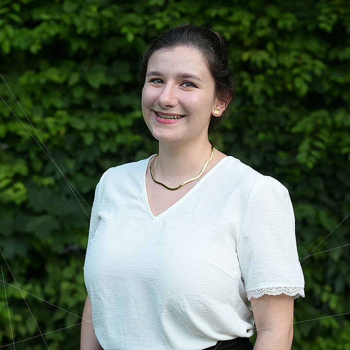 La soprano Faustine Egiziano a reçu le prestigieux Prix Fritz Bach lors de la cérémonie de remise des diplômes 2025 de l’HEMU, qui s’est tenue le 27 juin à Sion