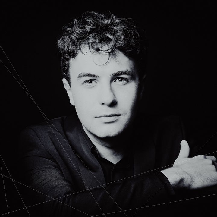 Violoncelliste en Master de Soliste à l’HEMU, Eliott Leridon mène un parcours en évolution, alliant pratique chambriste et prise de fonction récente au sein de l’Orchestre national de Mulhouse.