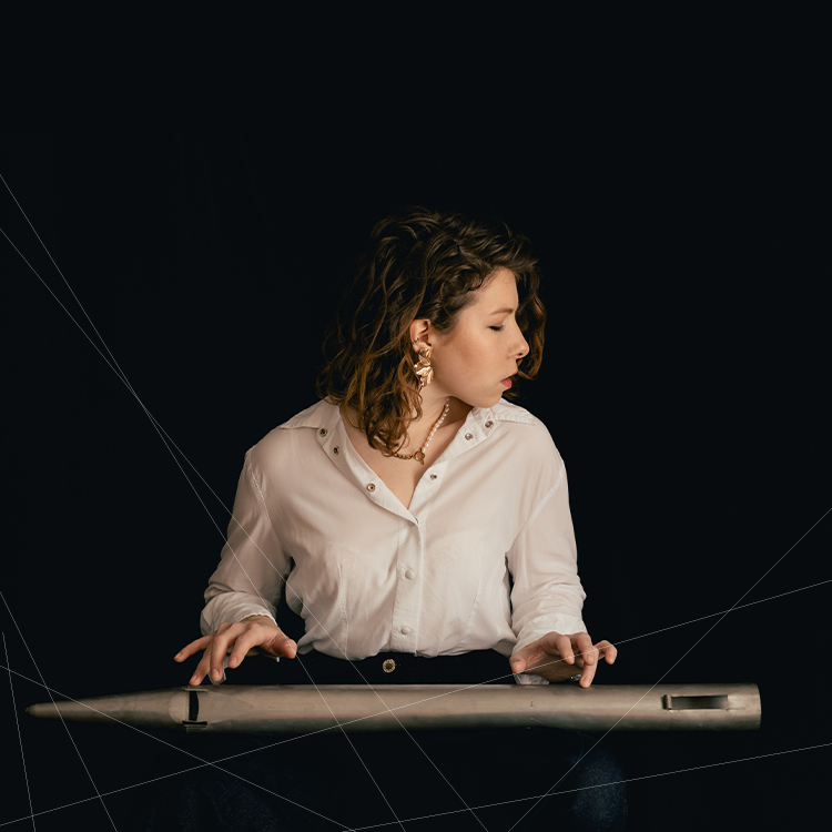 Elizaveta Lobanova, organiste passionnée et exploratrice des horizons musicaux, incarne la magie de l'orgue à travers son parcours international et sa créativité.